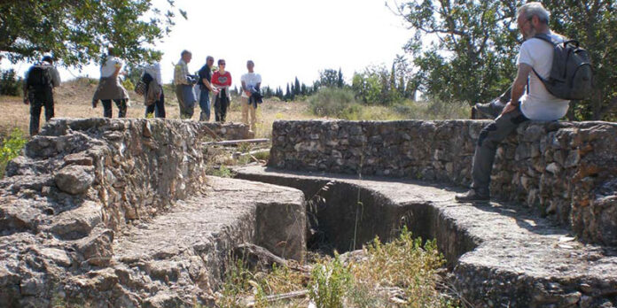 Imagen de una de las visitas a las trincheras organizadas por el Ateneo Republicano
