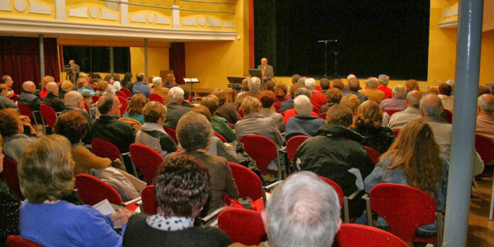 Instante de la presentación del Libro en el Teatro Capri de Paterna