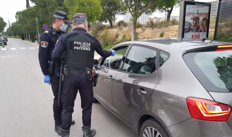 La Policía Local de Paterna disuelve una macrofiesta en el polígono Táctica y denuncia a 40 jóvenes