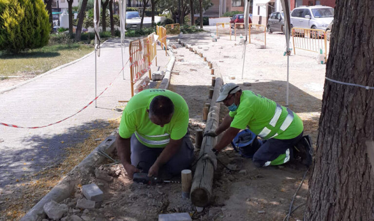 El Ayuntamiento remodela el aparcamiento de la calle Coves del Palau para seguir mejorando la movilidad peatonal de la zona