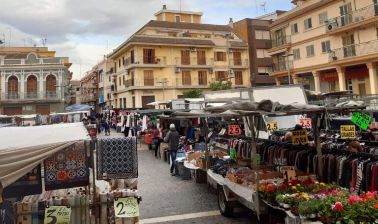El mercado ambulante de Paterna regresa el próximo martes a la Plaza del Pueblo