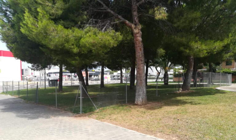El Ayuntamiento finaliza la construcción de un pipi-can de 500 m2 en Mas del Rosari