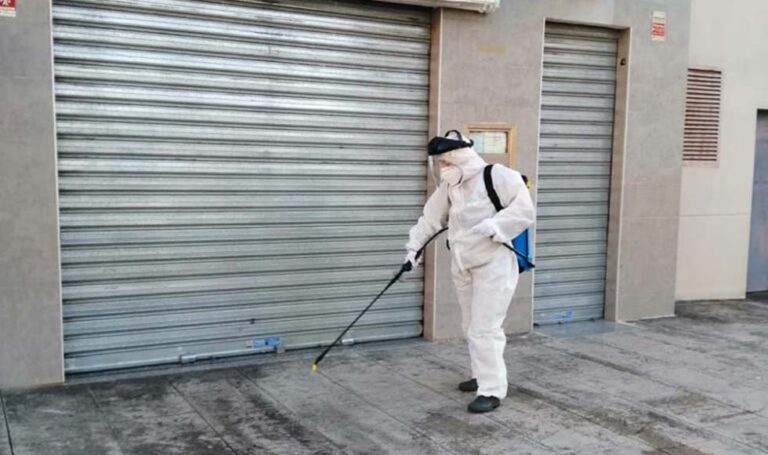 Paterna intensifica y refuerza aún más la limpieza y desinfección en todos los barrios