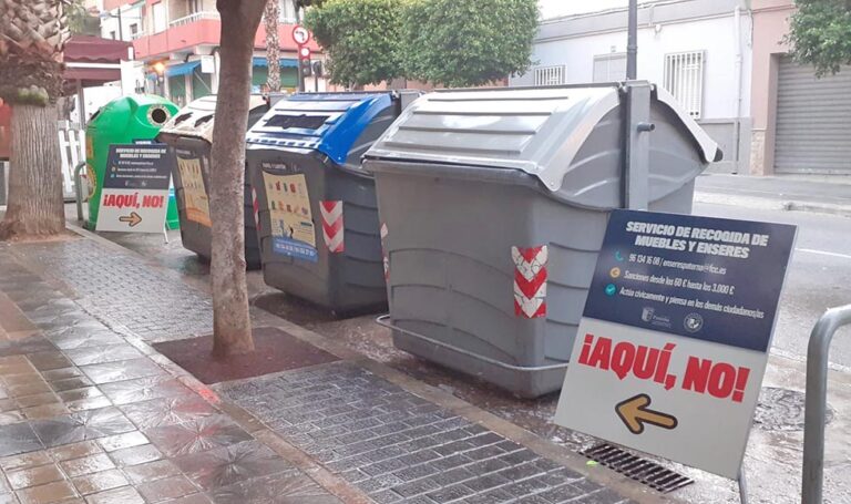 Paterna inicia una campaña informativa para evitar el abandono de enseres en la vía pública