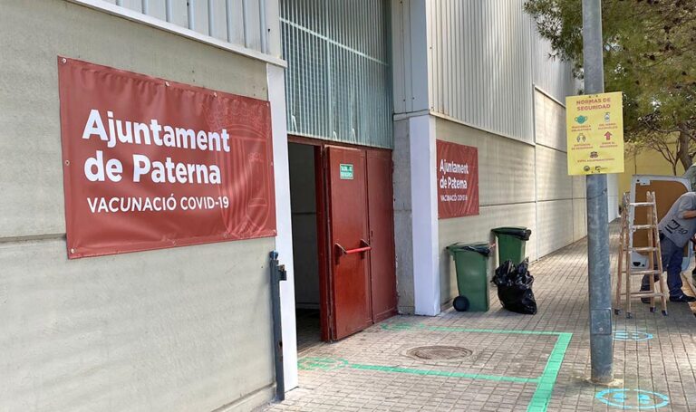 Paterna culmina los preparativos del pabellón deportivo para iniciar la vacunación masiva