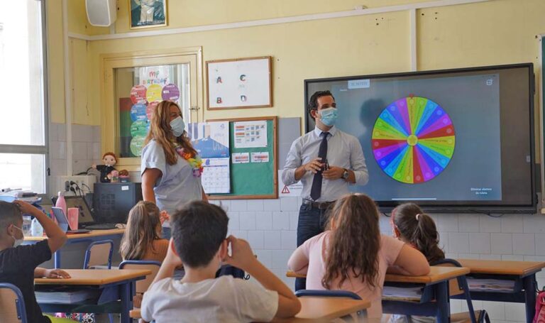 Paterna arranca el curso escolar con el regreso a las aulas de 16.341 alumnos