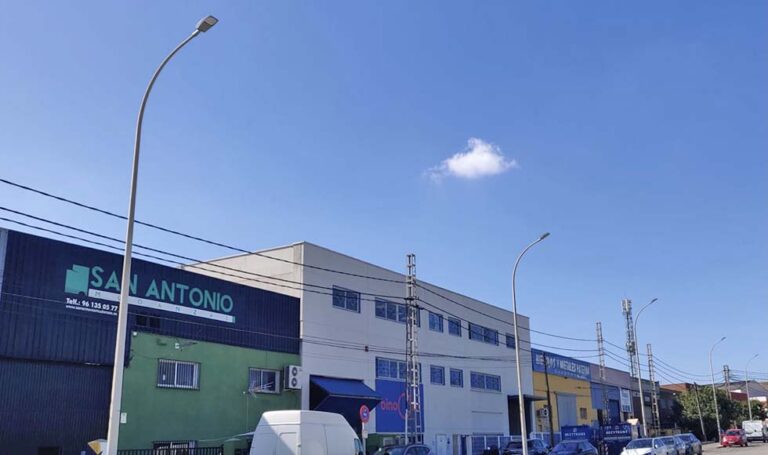 El Ayuntamiento de Paterna completa la eficiencia energética y lumínica del polígono Fuente del Jarro con 522 nuevas luminarias LED