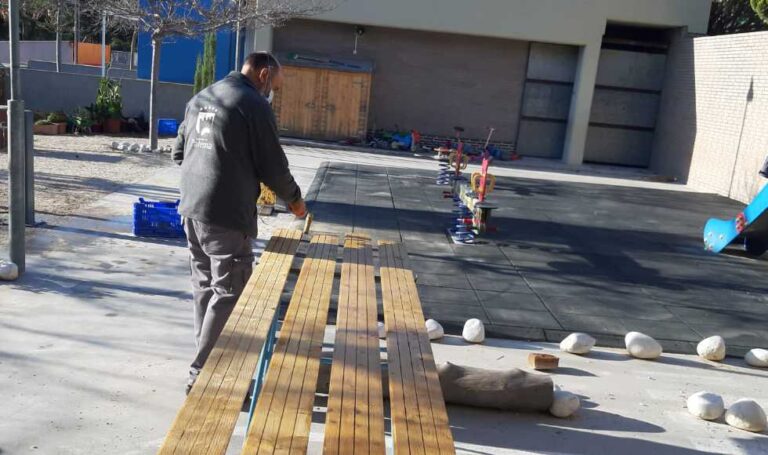 El Ayuntamiento de Paterna mejora las instalaciones de sus  centros educativos con más de una veintena de actuaciones