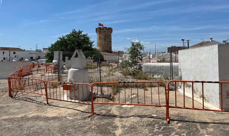 Paterna denuncia la pasividad de los servicios territoriales de Cultura por no autorizarles a actuar en la cueva colapsada del entorno protegido de la Torre