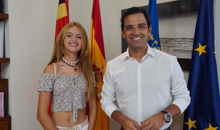 La paternera Lucía Casani, telonera en el concierto de Ana Mena