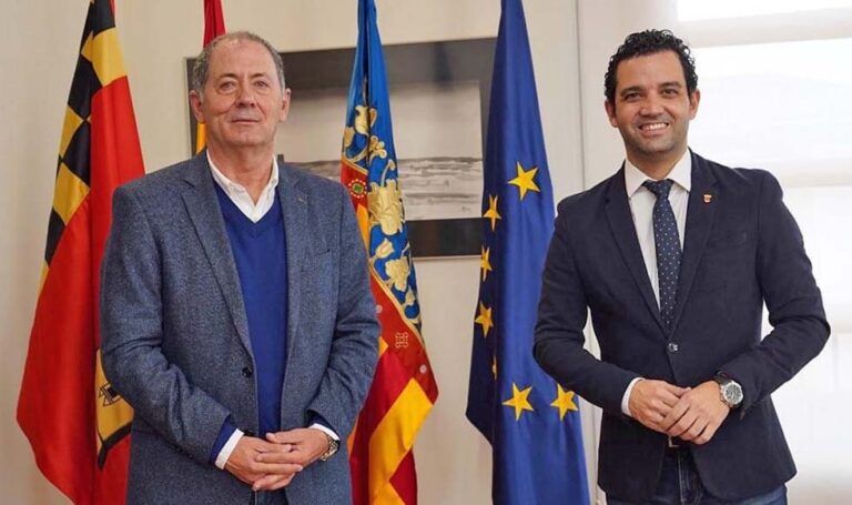 Este 9 d’Octubre, Paterna condecora con la Insignia de Oro de la Villa al paternero ex jugador del Valencia C.F. Javier Subirats