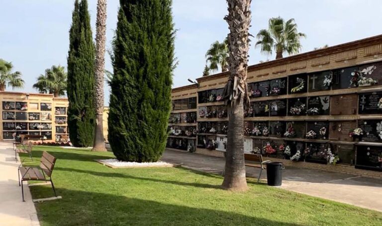 Paterna ultima los preparativos para el Día de Todos los Santos