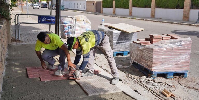 El Ayuntamiento invierte otros 3,9 millones de euros en la mejora del asfaltado y aceras de más de 100 calles en La Canyada
