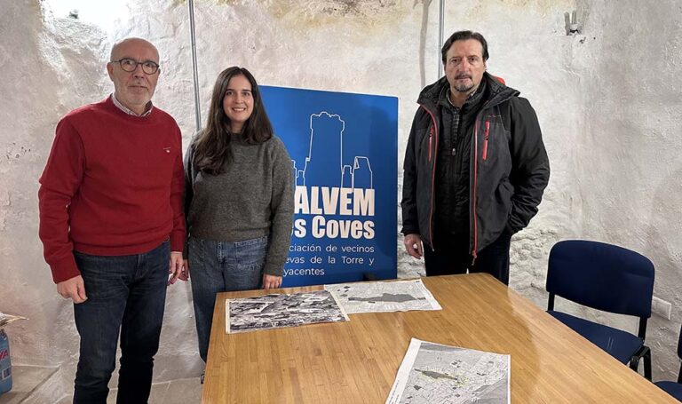 Sara Palma propone un plan de protección y recuperación para el entorno de la Torre y las cuevas