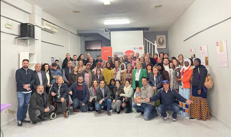 El PSOE de Paterna celebra el Día Internacional de la Mujer con la lectura de un manifiesto y una exposición de pintura