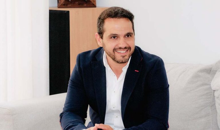 Ibáñez (Ciudadanos) promete becas comedor para todo el alumnado de Paterna