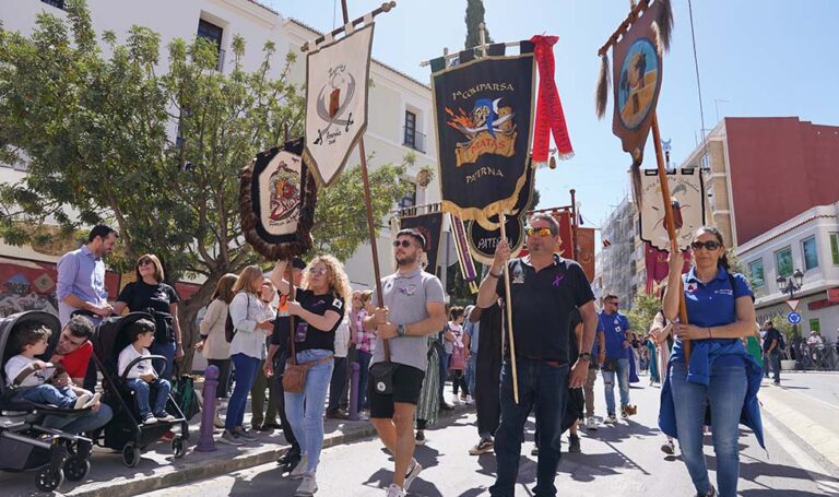 Intercomparsas vive un intenso “Mig Any” de recuerdo, pasión y alegría por la Fiesta de Moros y Cristianos