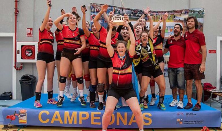El Senior Femenino del Club Voleibol Paterna-Liceo Triunfa en la fase de ascenso y consigue la ansiada plaza en nacional