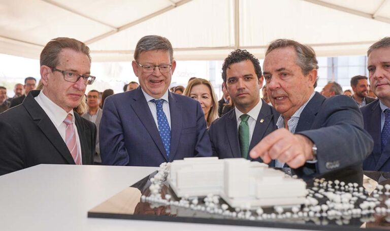 Paterna firma el protocolo de cesión a la Generalitat de los terrenos del nuevo Hospital Arnau de Vilanova