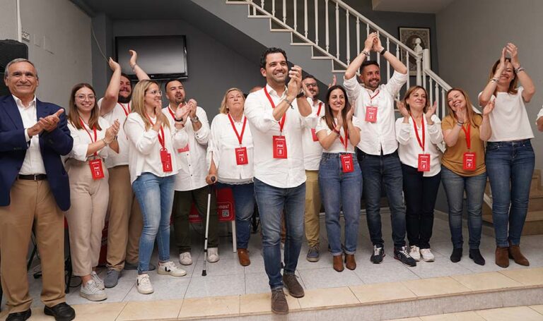 Sagredo: “Los socialistas hemos vuelto a hacer historia en Paterna, revalidando la mayoría absoluta y creciendo hasta los 14 ediles”
