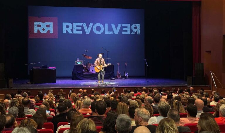 Revolver y Corazones Solidarios convierten el Gran Teatro en una gran fiesta de la solidaridad para la Casa del Niño con Cáncer