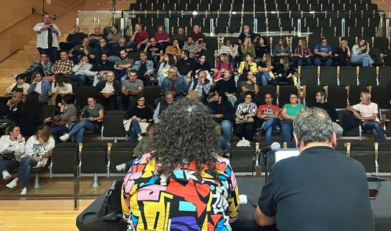 Éxito de participación de la primera asamblea festera abierta de Intercomparsas
