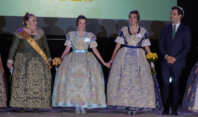 Ana Sánchez y Valeria Navarro elegidas Falleras Mayores de Paterna 2025