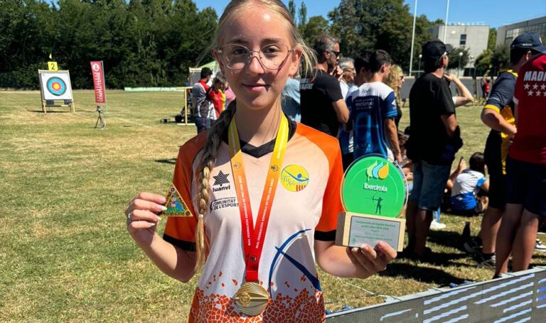 Mónica Coniglio Grau se proclama doble Campeona de España de tiro con arco