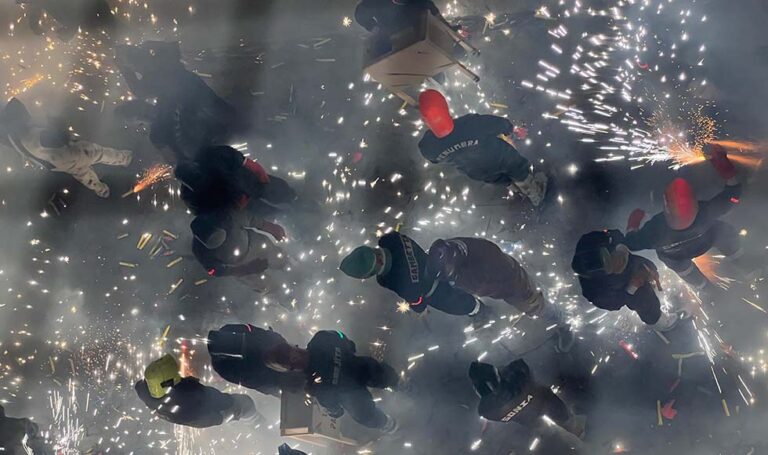 Un total de 352 tiradores/as iluminarán el cielo de Paterna este domingo con la Millor Cordà del món