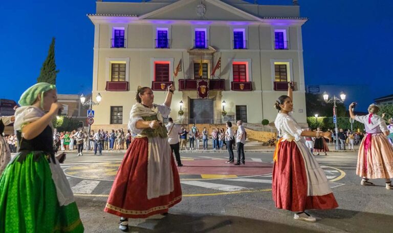Diversos actos pirotécnicos, música y danzas, distinciones de la Villa y una Procesión Cívica protagonizan los actos culturales conmemorativos del 9 de octubre en Paterna
