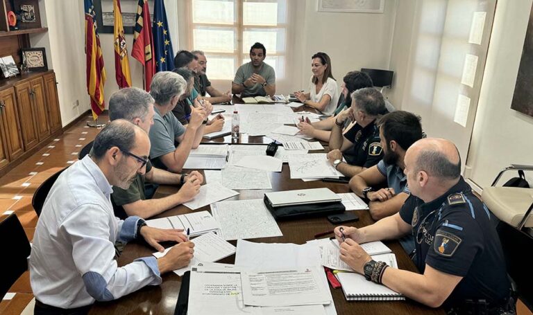 Reunión técnica en el Ayuntamiento de Paterna para estudiar las propuestas de mejora de circulación planteadas por comercios y vecinos