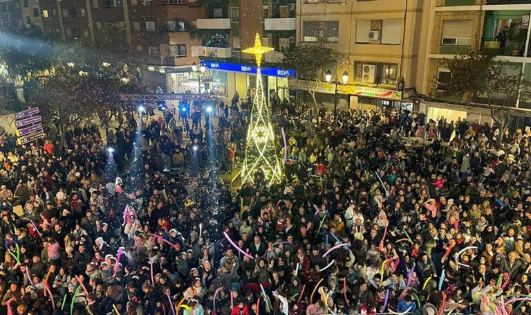 Arranca la Navidad solidaria en Paterna con el tradicional encendido de luces en la ciudad