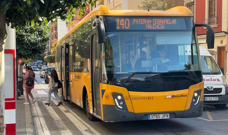 Paterna mantiene gratuito el servicio del Bus Municipal para sus vecinos y suma nuevos autobuses eléctricos para avanzar en movilidad sostenible
