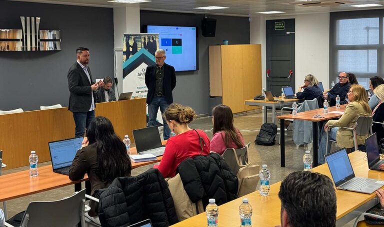 El Ayuntamiento de Paterna apoya a APYMEP en la formación a empresarios y autónomos en Inteligencia Artificial Avanzada