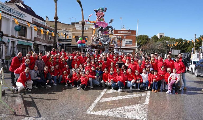 La Falla Plaça Porta del Sol-La Canyada y la Falla Campamento se hacen con los primeros premios de Especial de las Fallas de Paterna 2025
