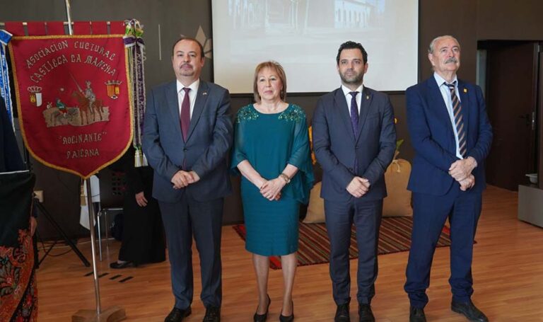 El Alcalde Sagredo recibe la distinción de Manchego de Honor 2025 por el Centro Cultural Castilla-La Mancha “Rocinante” de Paterna