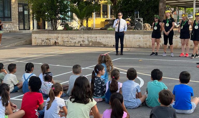 Paterna concede el 100% de las solicitudes de beca infantil y alcanza un récord histórico con 1.640 familias beneficiadas