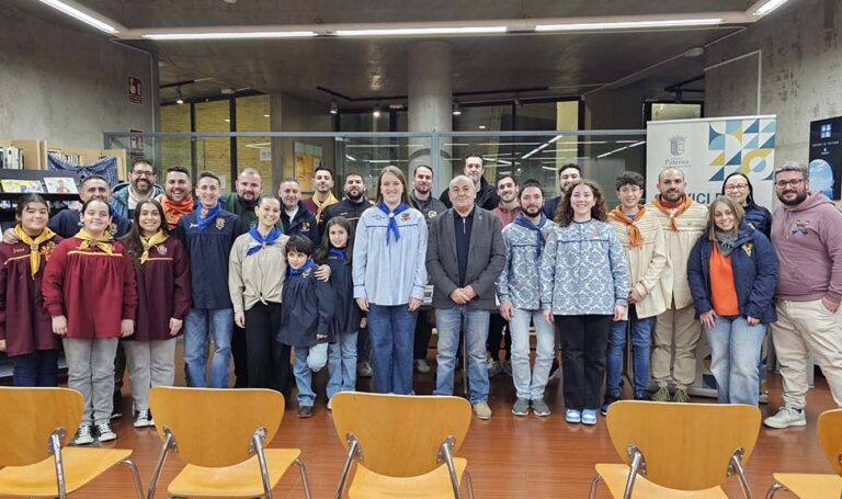 Las bibliotecas municipales de Paterna incorporan los Llibrets de Fallas 2026 a sus fondos
