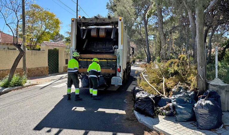 El Ayuntamiento de Paterna estrena un innovador servicio municipal de recogida de poda con cita previa en La Canyada
